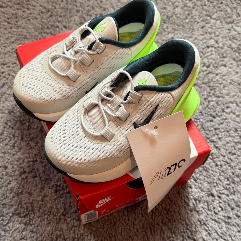Nike Air Max 270 Go Toddler Sneakers  Brand New